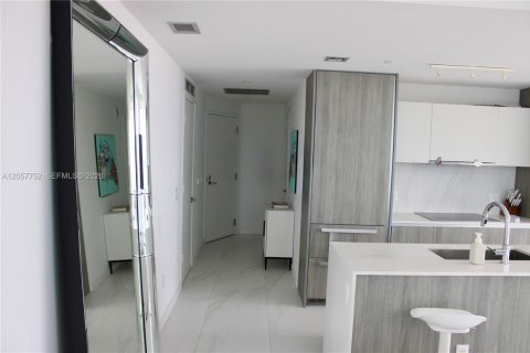 Copropriété à louer à Miami, Floride: 2 chambres, 98.48 m2 № 2169115 - photo 4