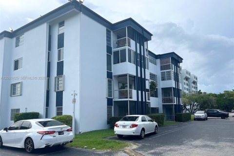 Condo in Miami, Florida, 1 bedroom № 2185187