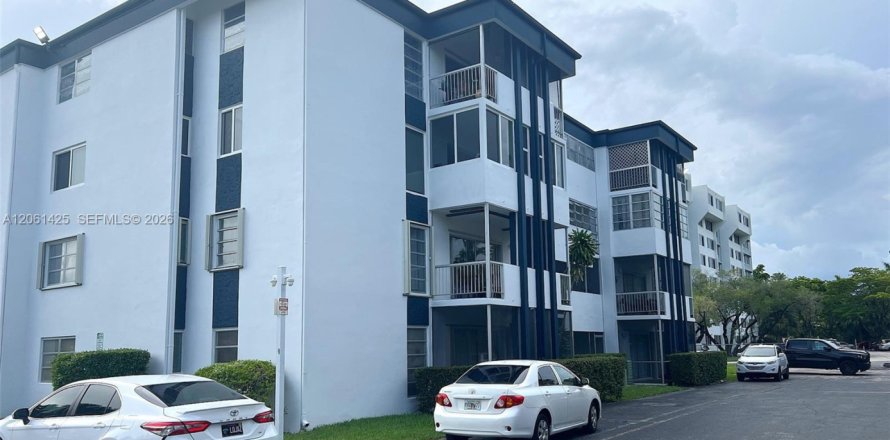 Condo in Miami, Florida, 1 bedroom № 2185187