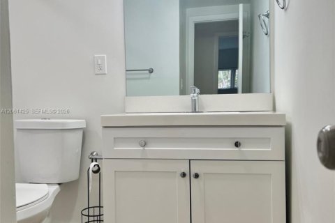 Condo in Miami, Florida, 1 bedroom № 2185187 - photo 8