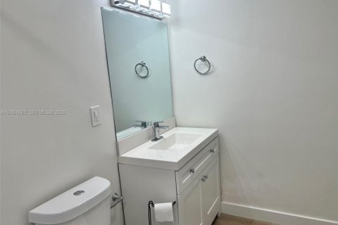 Condo in Miami, Florida, 1 bedroom № 2185187 - photo 9