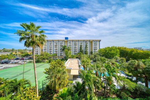 Condo in Miami, Florida, 1 bedroom  № 1692561 - photo 22
