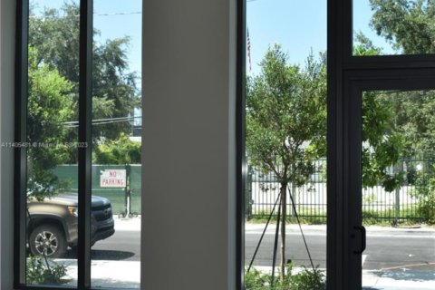 Immobilier commercial à louer à Miami, Floride № 581585 - photo 1