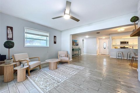 Купить виллу или дом в Сент-Питерсберг, Флорида 3 комнаты, 178.93м2, № 2202323 - фото 13