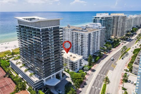 Снять в аренду кондоминиум в Майами-Бич, Флорида 3 спальни, 158.86м2, № 1947670 - фото 3