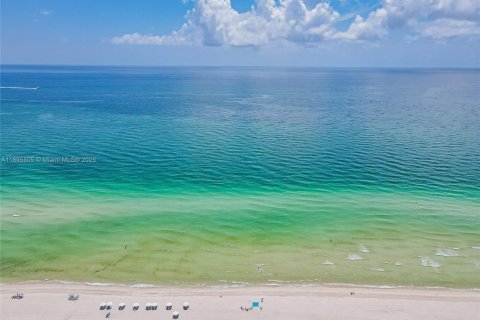 Снять в аренду кондоминиум в Майами-Бич, Флорида 3 спальни, 158.86м2, № 1947670 - фото 11