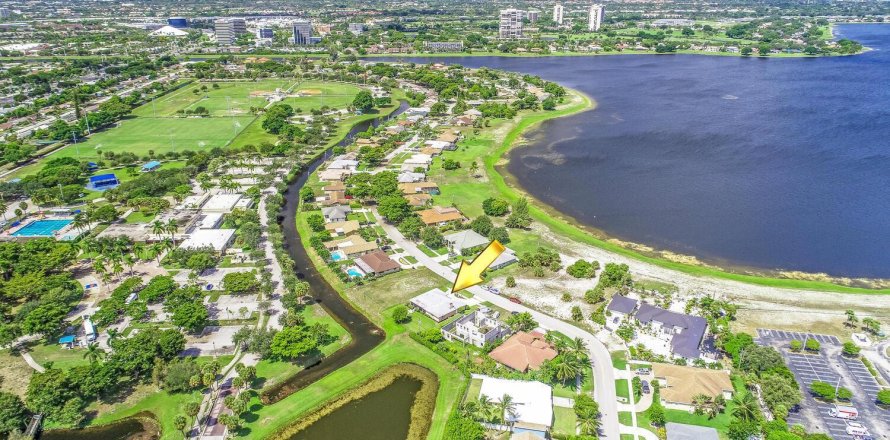 Casa en West Palm Beach, Florida 3 dormitorios, 165.27 m2 № 1172288