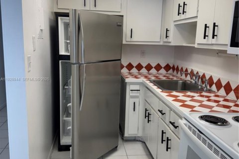 Condominio en alquiler en North Miami, Florida, 53.51 m2 № 1987844 - foto 22