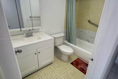 Condominio en alquiler en North Miami, Florida, 53.51 m2 № 1987844 - foto 6