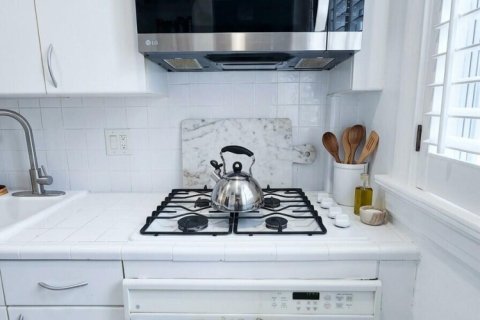 Condo in Miami Beach, Florida, 2 bedrooms № 2189677 - photo 16