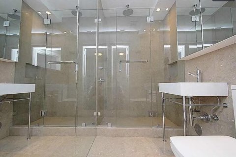 Condo in Miami Beach, Florida, 2 bedrooms № 2189677 - photo 21