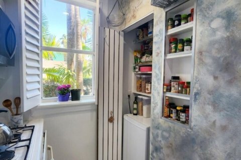 Condo in Miami Beach, Florida, 2 bedrooms № 2189677 - photo 18