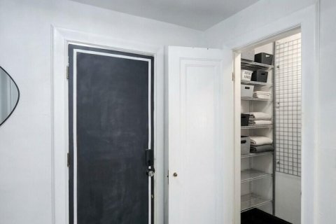 Condo in Miami Beach, Florida, 2 bedrooms № 2189677 - photo 27