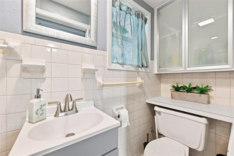 Villa ou maison à vendre à Tampa, Floride: 2 chambres, 120.96 m2 № 2356711 - photo 25