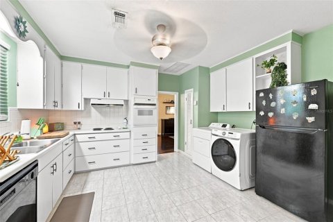 Villa ou maison à vendre à Tampa, Floride: 2 chambres, 120.96 m2 № 2356711 - photo 14