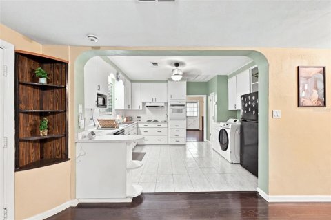 Villa ou maison à vendre à Tampa, Floride: 2 chambres, 120.96 m2 № 2356711 - photo 16