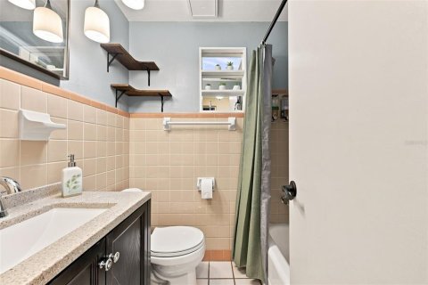 Villa ou maison à vendre à Tampa, Floride: 2 chambres, 120.96 m2 № 2356711 - photo 29