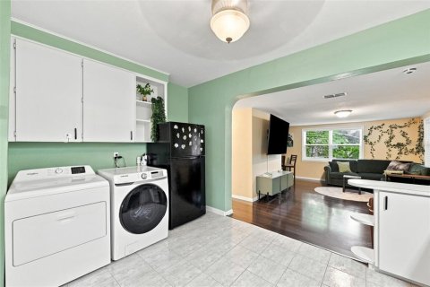 Villa ou maison à vendre à Tampa, Floride: 2 chambres, 120.96 m2 № 2356711 - photo 15