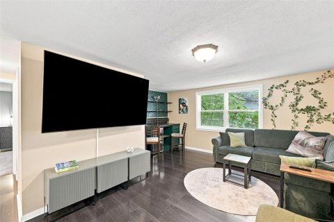 Villa ou maison à vendre à Tampa, Floride: 2 chambres, 120.96 m2 № 2356711 - photo 18