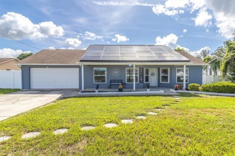 House in Spring Hill, Florida 3 bedrooms, 147.9 sq.m. № 2302318
