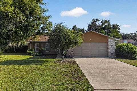 House in Grand Island, Florida 3 bedrooms, 132.48 sq.m. № 2208568
