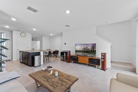 Townhouse in Port Orange, Florida 3 bedrooms, 150.87 sq.m. № 1824806 - photo 6