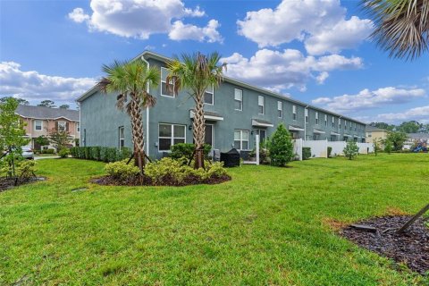 Townhouse in Port Orange, Florida 3 bedrooms, 150.87 sq.m. № 1824806 - photo 20