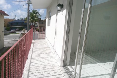 Снять в аренду квартиру в Майами, Флорида 2 спальни, № 2060616 - фото 9