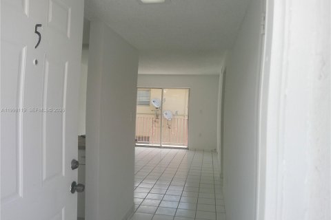 Снять в аренду квартиру в Майами, Флорида 2 спальни, № 2060616 - фото 4