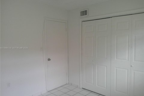 Снять в аренду квартиру в Майами, Флорида 2 спальни, № 2060616 - фото 12