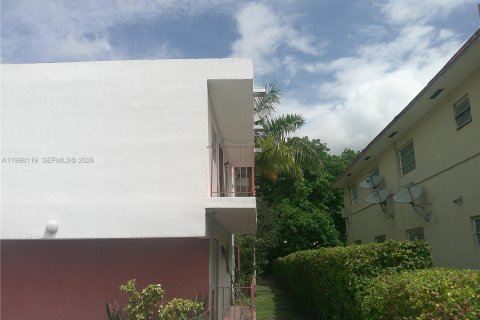 Снять в аренду квартиру в Майами, Флорида 2 спальни, № 2060616 - фото 2