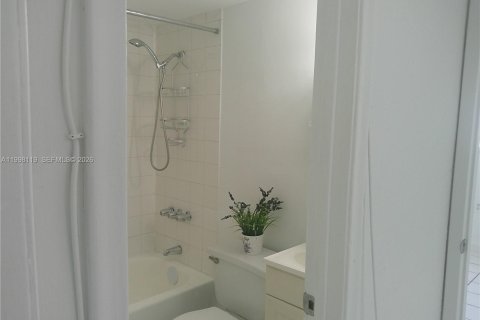 Снять в аренду квартиру в Майами, Флорида 2 спальни, № 2060616 - фото 11