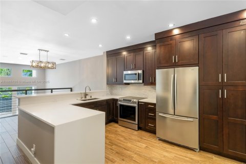 Adosado en alquiler en Fort Lauderdale, Florida, 3 dormitorios, 179.3 m2 № 1922024 - foto 7