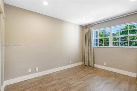 Adosado en alquiler en Fort Lauderdale, Florida, 3 dormitorios, 179.3 m2 № 1922024 - foto 26
