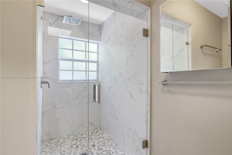 Adosado en alquiler en Fort Lauderdale, Florida, 3 dormitorios, 179.3 m2 № 1922024 - foto 25