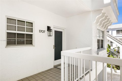 Adosado en alquiler en Fort Lauderdale, Florida, 3 dormitorios, 179.3 m2 № 1922024 - foto 4