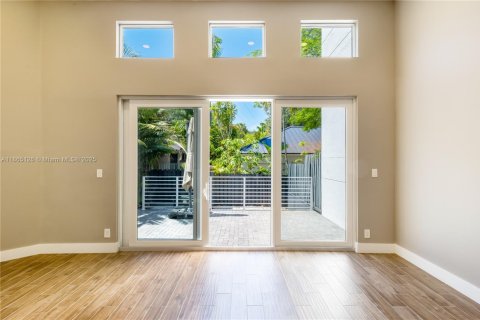Adosado en alquiler en Fort Lauderdale, Florida, 3 dormitorios, 179.3 m2 № 1922024 - foto 16