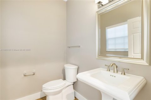 Adosado en alquiler en Fort Lauderdale, Florida, 3 dormitorios, 179.3 m2 № 1922024 - foto 10