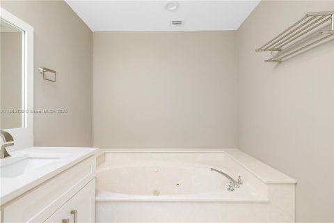 Adosado en alquiler en Fort Lauderdale, Florida, 3 dormitorios, 179.3 m2 № 1922024 - foto 24
