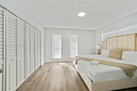 Снять в аренду квартиру в Норт-Майами-Бич, Флорида 1 спальня, 56.21м2, № 2042287 - фото 6