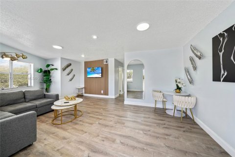 Снять в аренду квартиру в Норт-Майами-Бич, Флорида 1 спальня, 56.21м2, № 2042287 - фото 9