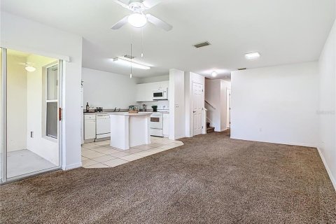 Touwnhouse à vendre à Kissimmee, Floride: 4 chambres, 174.66 m2 № 1826415 - photo 3