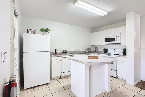 Touwnhouse à vendre à Kissimmee, Floride: 4 chambres, 174.66 m2 № 1826415 - photo 16
