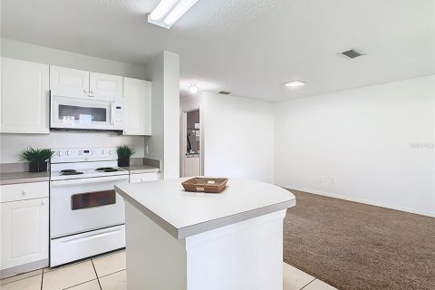 Touwnhouse à vendre à Kissimmee, Floride: 4 chambres, 174.66 m2 № 1826415 - photo 15