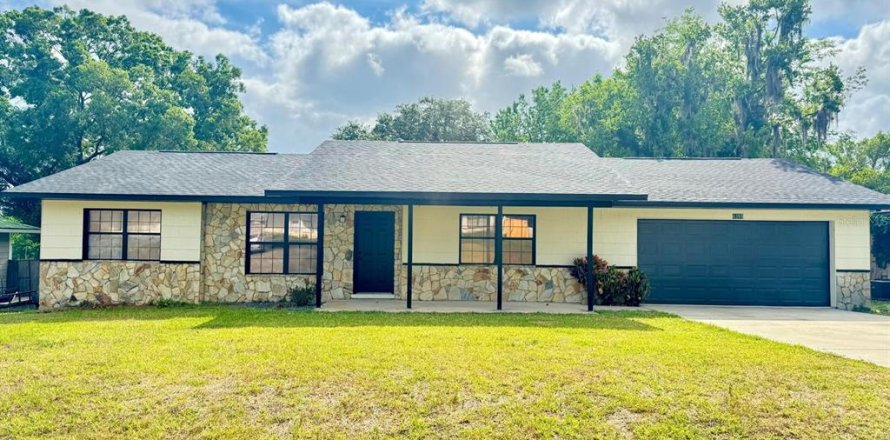 House in Ocala, Florida 3 bedrooms, 144.56 sq.m. № 1719838
