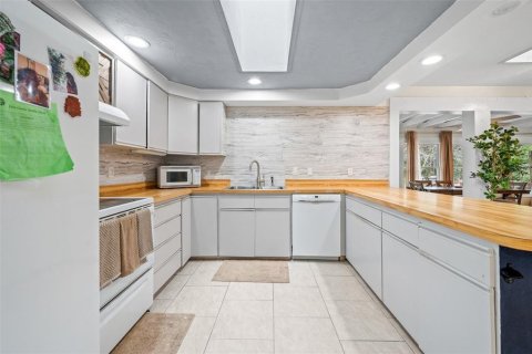 Купить виллу или дом в Гейнсвилл, Флорида 3 комнаты, 216.56м2, № 2093755 - фото 10