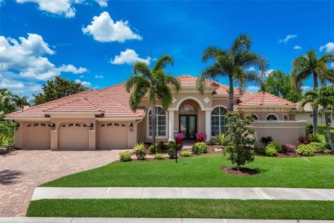 House in Lakewood Ranch, Florida 3 bedrooms, 292.83 sq.m. № 2151809 - photo 3