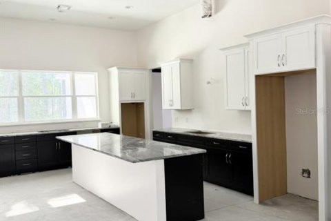 Casa en venta en Wildwood, Florida, 3 dormitorios, 263.1 m2 № 2098899 - foto 9