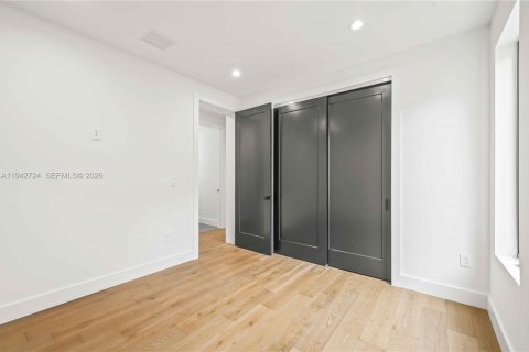 Casa en venta en Miami, Florida, 3 dormitorios, 186.55 m2 № 2002681 - foto 23