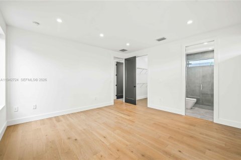 Casa en venta en Miami, Florida, 3 dormitorios, 186.55 m2 № 2002681 - foto 25